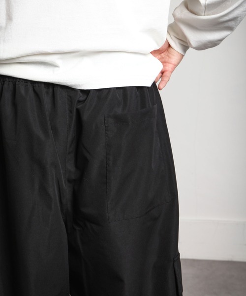 UNCORD（アンコード）の「【UNCORD】BALLOON WIDE LOOSER CARGOPANTS/バルーンワイドルーザー　カーゴパンツ（カーゴパンツ・メンズ・ブラック/カーキ/ベージュ・MEDIUM/LARGE/X-LARGE）」の13枚目の写真