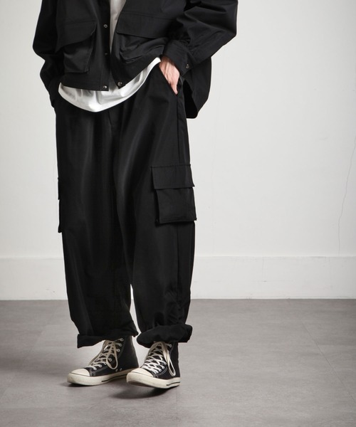 UNCORD（アンコード）の「【UNCORD】BALLOON WIDE LOOSER CARGOPANTS/バルーンワイドルーザー　カーゴパンツ（カーゴパンツ・メンズ・ブラック/カーキ/ベージュ・MEDIUM/LARGE/X-LARGE）」の8枚目の写真