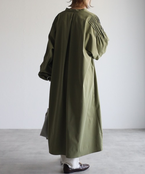 r.（アールドット）の「シャークスキンピンタックワンピース（シャツワンピース・レディース・ブラック/ベージュ/アイボリー/ライトカーキ・FREE）」の14枚目の写真