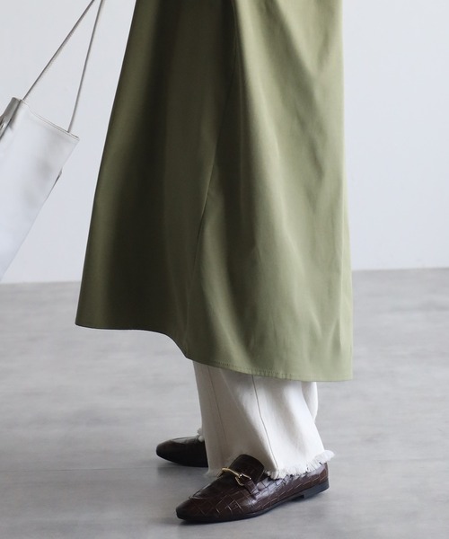 r.（アールドット）の「シャークスキンピンタックワンピース（シャツワンピース・レディース・ブラック/ベージュ/アイボリー/ライトカーキ・FREE）」の12枚目の写真