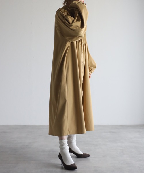 r.（アールドット）の「シャークスキンピンタックワンピース（シャツワンピース・レディース・ブラック/ベージュ/アイボリー/ライトカーキ・FREE）」の19枚目の写真