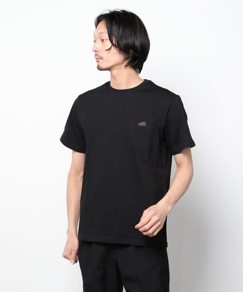 NEW BALANCE（ニューバランス）の「【別注】ニューバランス New Balance シューズパッチ ポケットTシャツ_ 限定コラボ（Tシャツ/カットソー・メンズ・ブラック/ネイビー/ホワイト・LL/M/L/S）」の2枚目の写真