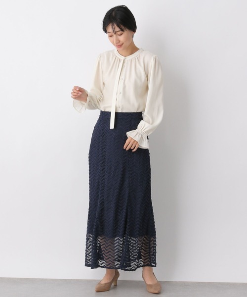 LEPSIM（レプシィム）の「レースマーメイドスカート　259286（スカート・レディース・グレイッシュベージュ/ネイビー・MEDIUM/LARGE）」の3枚目の写真