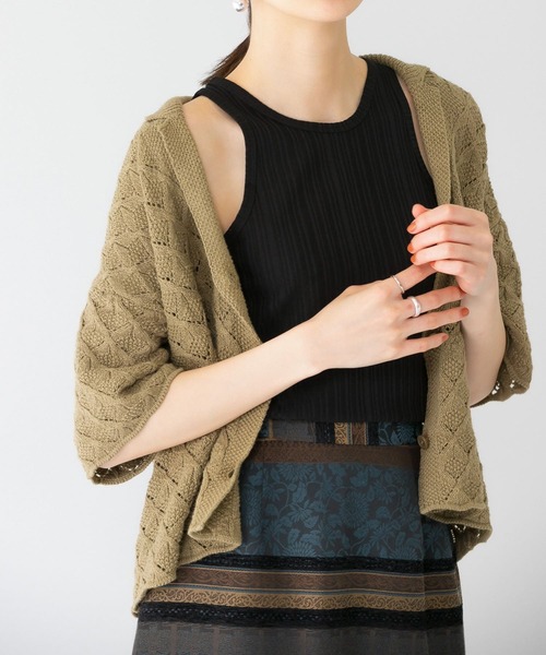 KBF（ケイビーエフ）の「illi　ランダムリブタンクトップ（タンクトップ・レディース・アイボリー/ブラック/モカ・ONE）」の3枚目の写真