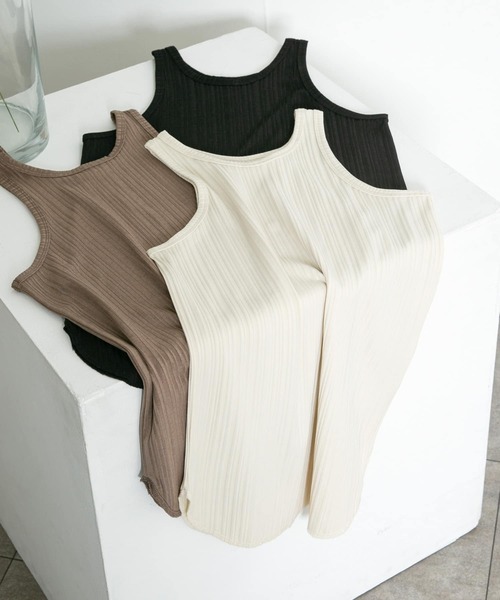 KBF（ケイビーエフ）の「illi　ランダムリブタンクトップ（タンクトップ・レディース・アイボリー/ブラック/モカ・ONE）」の5枚目の写真