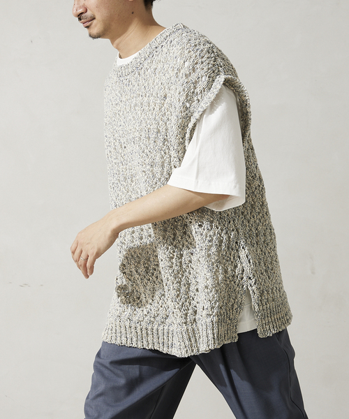 JOURNAL STANDARD relume(ジャーナルスタンダード レリューム)の「テープヤーンダイ ニットベスト(ベスト・メンズ・キナリ/グリーン/ライトブルー・MEDIUM/LARGE)」の6枚目の写真