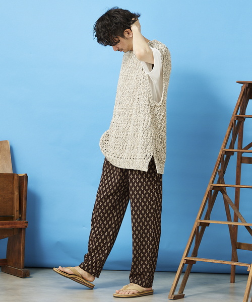 JOURNAL STANDARD relume(ジャーナルスタンダード レリューム)の「テープヤーンダイ ニットベスト(ベスト・メンズ・キナリ/グリーン/ライトブルー・MEDIUM/LARGE)」の14枚目の写真