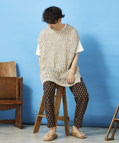 JOURNAL STANDARD relume(ジャーナルスタンダード レリューム)の「テープヤーンダイ ニットベスト(ベスト・メンズ・キナリ/グリーン/ライトブルー・MEDIUM/LARGE)」の17枚目の写真