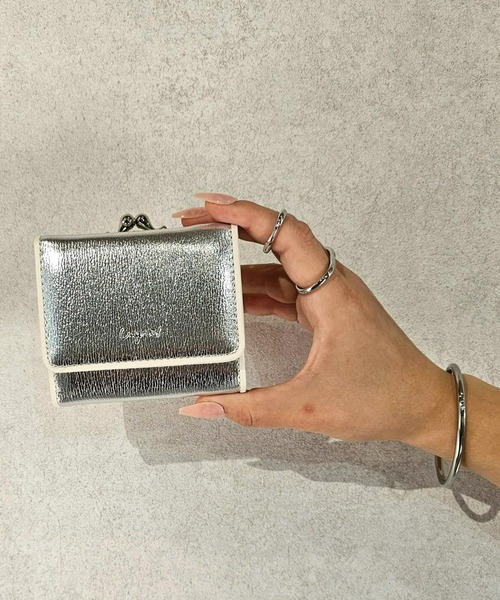 Ungrid（アングリッド）の「【Ungrid/アングリッド】パイピング ガマ口ミニウォレット（財布・レディース・アイボリー/ライトグリーン/ゴールド/イエロー/ターコイズブルー/オレンジ/オリーブ/ダークブラウン/ブラック/ライトブルー/ライトグレー/ラベンダー/ライトピンク/スモークピンク/ベージュ系その他/ダークオレンジ/グレイッシュベージュ/シルバー/ブラウン/ブラウン系その他・FREE）」の19枚目の写真