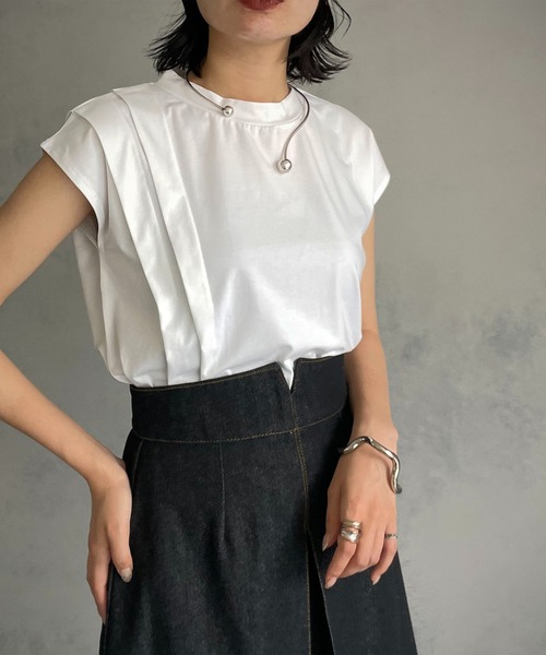&g'aime(アンジェム)の「【&g’aime】アシンメトリーサイドタックトップス(Tシャツ/カットソー・レディース・ホワイト/チャコールグレー/グレイッシュベージュ・FREE)」の2枚目の写真