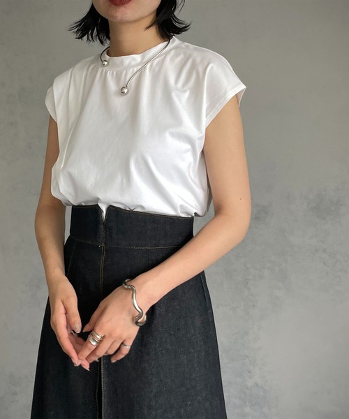 &g'aime(アンジェム)の「【&g’aime】アシンメトリーサイドタックトップス(Tシャツ/カットソー・レディース・ホワイト/チャコールグレー/グレイッシュベージュ・FREE)」の8枚目の写真