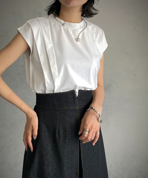&g'aime(アンジェム)の「【&g’aime】アシンメトリーサイドタックトップス(Tシャツ/カットソー・レディース・ホワイト/チャコールグレー/グレイッシュベージュ・FREE)」の5枚目の写真