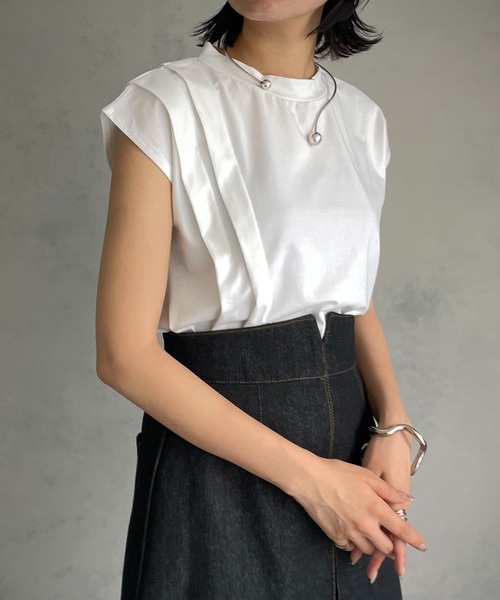 &g'aime(アンジェム)の「【&g’aime】アシンメトリーサイドタックトップス(Tシャツ/カットソー・レディース・ホワイト/チャコールグレー/グレイッシュベージュ・FREE)」の6枚目の写真