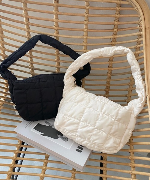 She's Closet（シーズクローゼット）の「キルティング半月型ミニワンハンドルバッグ（ハンドバッグ・レディース・ホワイト/オレンジ/ブラック・FREE）」の2枚目の写真