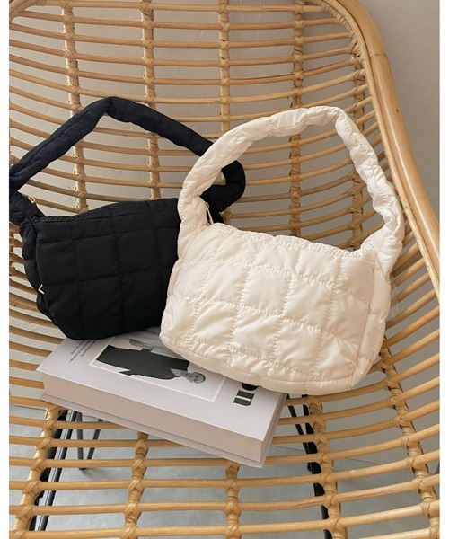 She's Closet（シーズクローゼット）の「キルティング半月型ミニワンハンドルバッグ（ハンドバッグ・レディース・ホワイト/オレンジ/ブラック・FREE）」の11枚目の写真