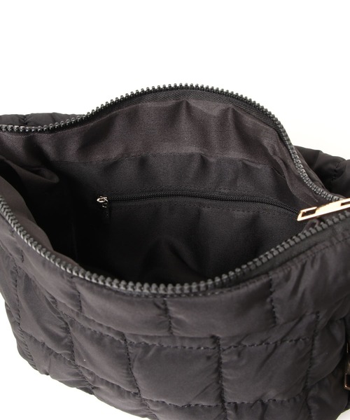 She's Closet（シーズクローゼット）の「キルティング半月型ミニワンハンドルバッグ（ハンドバッグ・レディース・ホワイト/オレンジ/ブラック・FREE）」の5枚目の写真