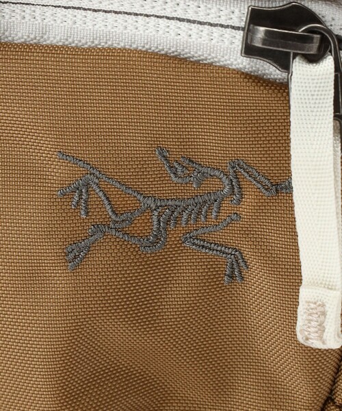 ARC'TERYX(アークテリクス)の「ARC'TERYX/アークテリクス MANTIS 1/マンティス/ショルダー(ボディバッグ/ウエストポーチ・メンズ・ブラウン/ブラック/ベージュ・フリ-)」の9枚目の写真