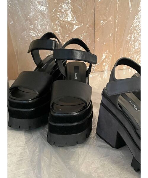 EMODA（エモダ）の「タンクバルキーサンダル（サンダル・レディース・ホワイト/ブラック/グレー・SMALL/MEDIUM/LARGE）」の2枚目の写真