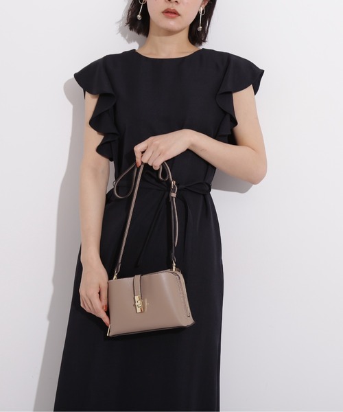 NATURAL BEAUTY BASIC(ナチュラルビューティーベーシック)の「ライトウォレットショルダー(ショルダーバッグ・レディース・ブラック/ベージュ/マジェンタ/ダークブルー・フリ-)」の2枚目の写真