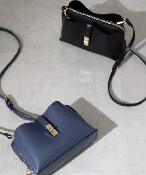 NATURAL BEAUTY BASIC(ナチュラルビューティーベーシック)の「ライトウォレットショルダー(ショルダーバッグ・レディース・ブラック/ベージュ/マジェンタ/ダークブルー・フリ-)」の3枚目の写真