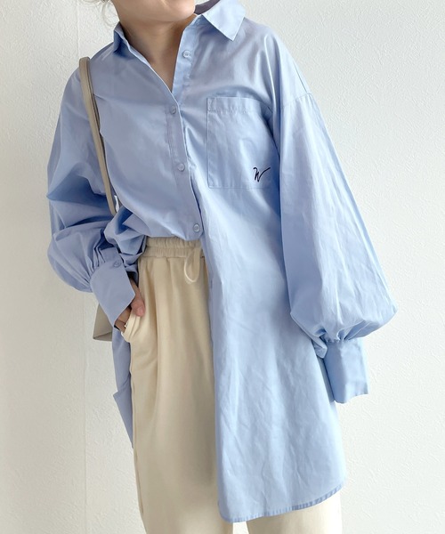 w closet（ダブルクローゼット）の「刺繍入りオープンスリーブシャツ（シャツ/ブラウス・レディース・ブラウン/サックスブルー/ブラック×ホワイト/オフホワイト・FREE）」の4枚目の写真