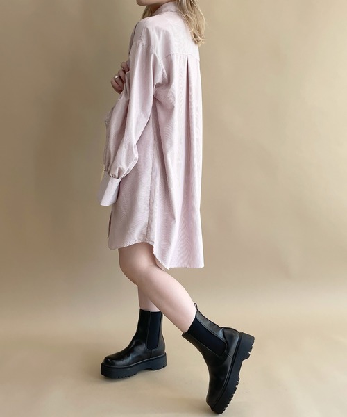 w closet（ダブルクローゼット）の「刺繍入りオープンスリーブシャツ（シャツ/ブラウス・レディース・ブラウン/サックスブルー/ブラック×ホワイト/オフホワイト・FREE）」の8枚目の写真