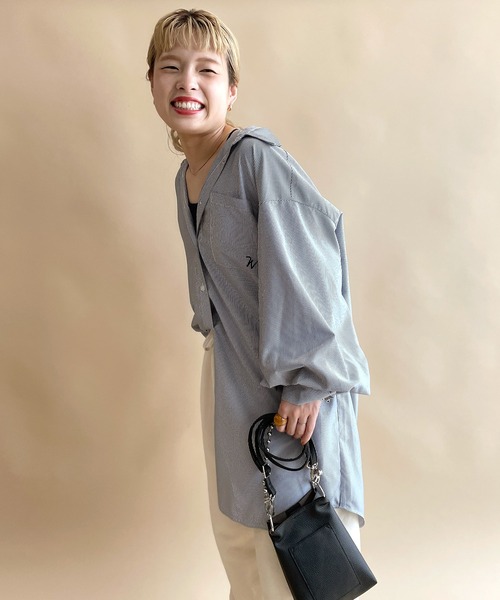 w closet（ダブルクローゼット）の「刺繍入りオープンスリーブシャツ（シャツ/ブラウス・レディース・ブラウン/サックスブルー/ブラック×ホワイト/オフホワイト・FREE）」の20枚目の写真