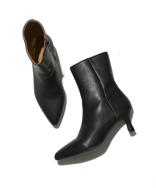 Juze（ジュゼ）の「【生活防水・抗菌防臭】リサイクルレザーポインテッドミドルブーツ【sustainable】（ブーツ・レディース・ブラック/キナリ/ブラウン・L/M/S）」の5枚目の写真