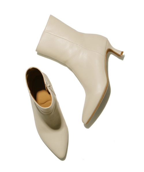 Juze（ジュゼ）の「【生活防水・抗菌防臭】リサイクルレザーポインテッドミドルブーツ【sustainable】（ブーツ・レディース・ブラック/キナリ/ブラウン・L/M/S）」の6枚目の写真