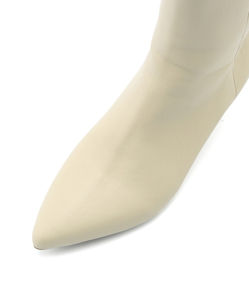 Juze（ジュゼ）の「【生活防水・抗菌防臭】リサイクルレザーポインテッドミドルブーツ【sustainable】（ブーツ・レディース・ブラック/キナリ/ブラウン・L/M/S）」の9枚目の写真