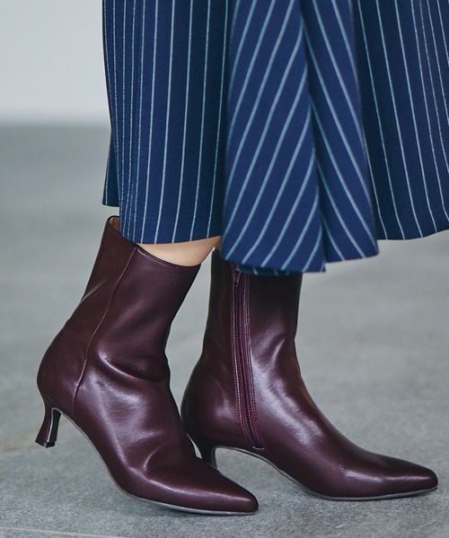 Juze（ジュゼ）の「【生活防水・抗菌防臭】リサイクルレザーポインテッドミドルブーツ【sustainable】（ブーツ・レディース・ブラック/キナリ/ブラウン・L/M/S）」の3枚目の写真