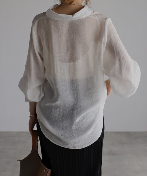 Yucca(ユッカ)の「タック袖シアーシャツ(シャツ/ブラウス・レディース・ダークグリーン/ホワイト/モカ・MEDIUM/LARGE)」の6枚目の写真