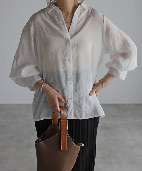 Yucca(ユッカ)の「タック袖シアーシャツ(シャツ/ブラウス・レディース・ダークグリーン/ホワイト/モカ・MEDIUM/LARGE)」の15枚目の写真