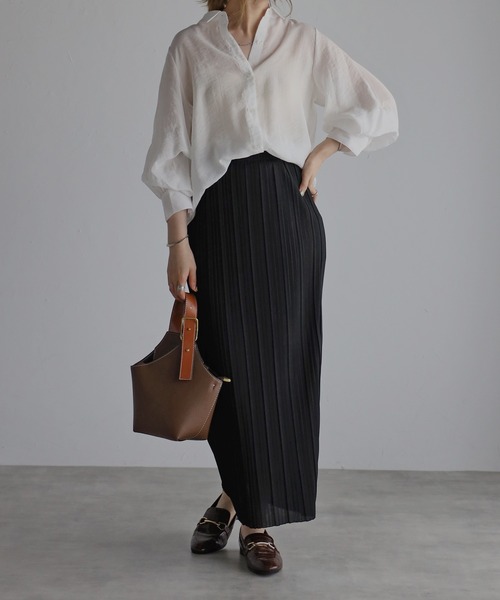 Yucca(ユッカ)の「タック袖シアーシャツ(シャツ/ブラウス・レディース・ダークグリーン/ホワイト/モカ・MEDIUM/LARGE)」の20枚目の写真