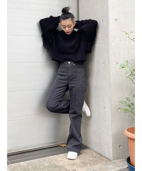 EVRIS（エヴリス）の「フリンジスリーブケーブルショートニット（ニット/セーター・レディース・ブラック/レッド/アイボリー/マスタード・FREE）」の20枚目の写真