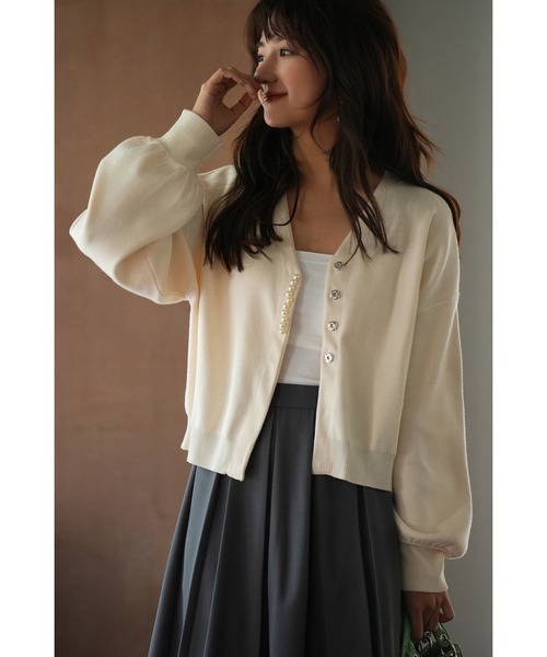 SAISON DE PAPILLON（セゾンドパピヨン）の「パールビジュー付きボリュームスリーブニットカーディガン（カーディガン/ボレロ・レディース・ブラウン/グレー/ピンク/ブラック/グリーン/ベージュ/ブルー/アイボリー・M/L）」の17枚目の写真