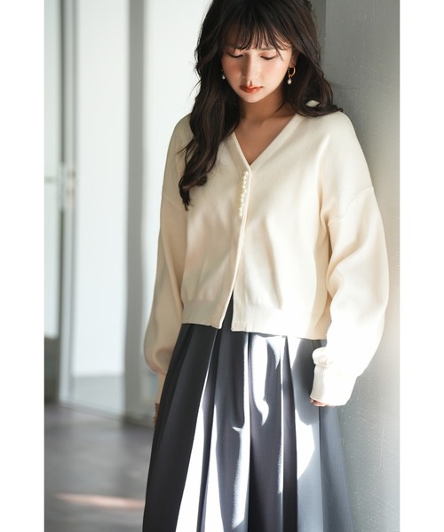 SAISON DE PAPILLON（セゾンドパピヨン）の「パールビジュー付きボリュームスリーブニットカーディガン（カーディガン/ボレロ・レディース・ブラウン/グレー/ピンク/ブラック/グリーン/ベージュ/ブルー/アイボリー・M/L）」の20枚目の写真