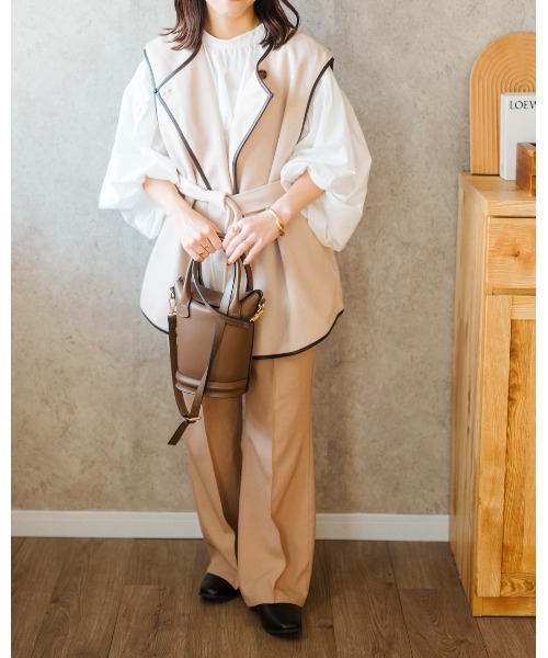 Amourire（アムリール）の「パイピングジレベスト（ベスト・レディース・モカ/アイボリー・M/L）」の3枚目の写真