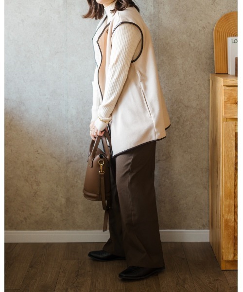 Amourire（アムリール）の「パイピングジレベスト（ベスト・レディース・モカ/アイボリー・M/L）」の4枚目の写真