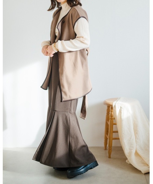 Amourire（アムリール）の「パイピングジレベスト（ベスト・レディース・モカ/アイボリー・M/L）」の10枚目の写真