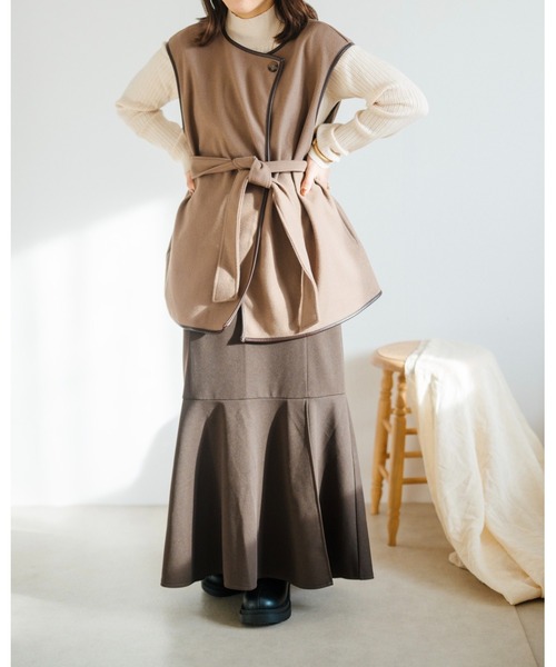 Amourire（アムリール）の「パイピングジレベスト（ベスト・レディース・モカ/アイボリー・M/L）」の9枚目の写真