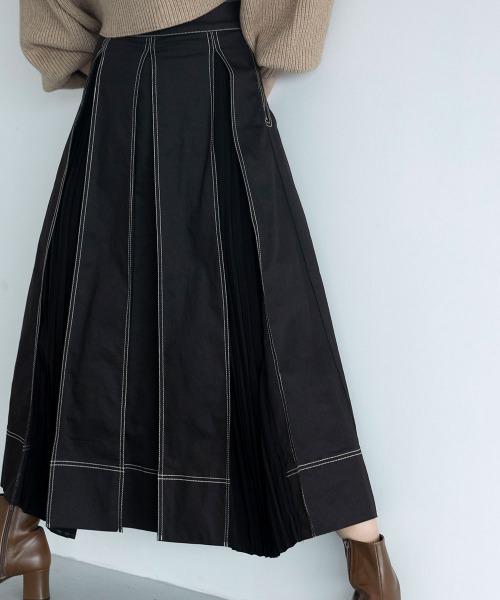 marjour（マージュール）の「BI-COLOR STITCH TUCK SKIRT（スカート・レディース・ブラック・M）」の2枚目の写真