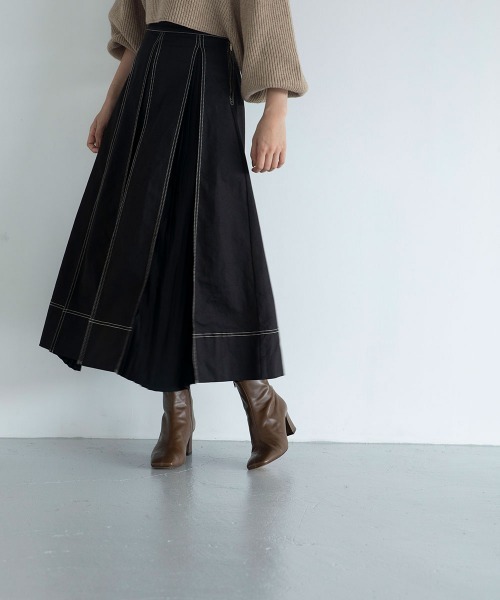 marjour（マージュール）の「BI-COLOR STITCH TUCK SKIRT（スカート・レディース・ブラック・M）」の4枚目の写真