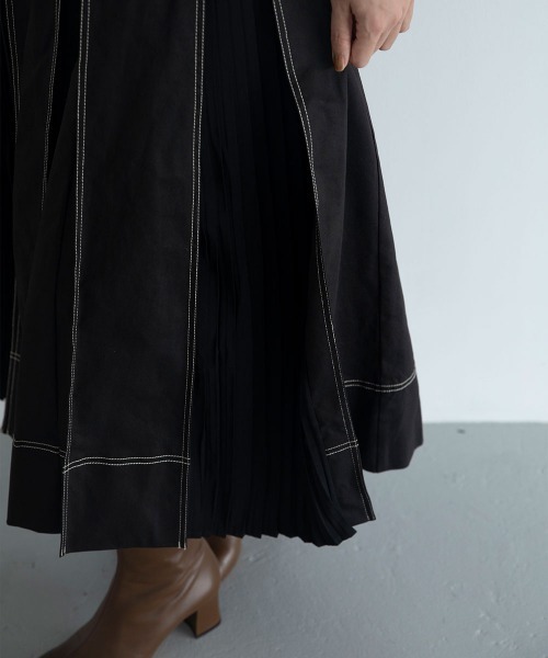 marjour（マージュール）の「BI-COLOR STITCH TUCK SKIRT（スカート・レディース・ブラック・M）」の5枚目の写真