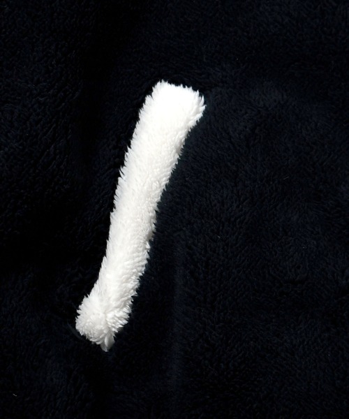 Ritzy(リッツィー)の「両面シャギーフリース BIGシルエットスタンドブルゾン レディース メンズ(ブルゾン・メンズ・ブラック×ホワイト/ブラック×ベージュ/ブラック×ブラック・MEDIUM/LARGE/X-LARGE)」の8枚目の写真