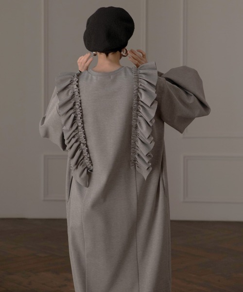 MIELI INVARIANT（ミエリインヴァリアント）の「Frill Cocoon Dress（ワンピース・レディース・グレー/ブラック/ダークブルー・FREE）」の9枚目の写真