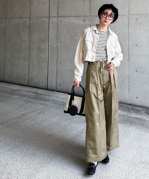 Java(ジャバ)の「《JaVa ジャバコラボ》ゆったり&美脚。2タックワイドコットンワイドパンツ(チノパンツ・レディース・ホワイト/ネイビー/ブラック/ベージュ・X-LARGE/LARGE/MEDIUM/SMALL)」の10枚目の写真