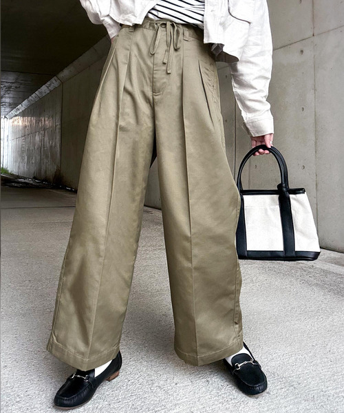 Java(ジャバ)の「《JaVa ジャバコラボ》ゆったり&美脚。2タックワイドコットンワイドパンツ(チノパンツ・レディース・ホワイト/ネイビー/ブラック/ベージュ・X-LARGE/LARGE/MEDIUM/SMALL)」の11枚目の写真