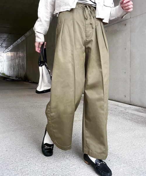 Java(ジャバ)の「《JaVa ジャバコラボ》ゆったり&美脚。2タックワイドコットンワイドパンツ(チノパンツ・レディース・ホワイト/ネイビー/ブラック/ベージュ・X-LARGE/LARGE/MEDIUM/SMALL)」の14枚目の写真