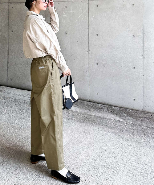 Java(ジャバ)の「《JaVa ジャバコラボ》ゆったり&美脚。2タックワイドコットンワイドパンツ(チノパンツ・レディース・ホワイト/ネイビー/ブラック/ベージュ・X-LARGE/LARGE/MEDIUM/SMALL)」の12枚目の写真